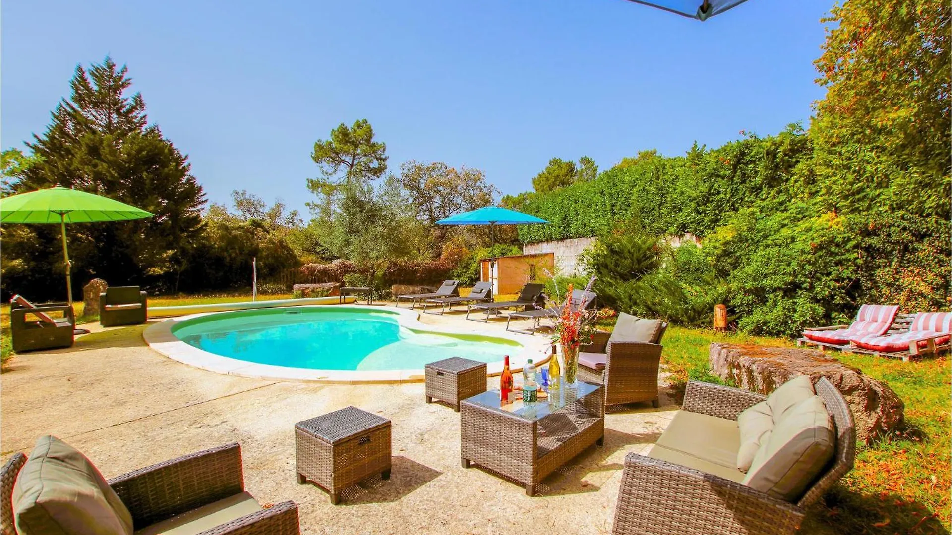 Awesome Home In Aubenas With Kitchen Nyaraló